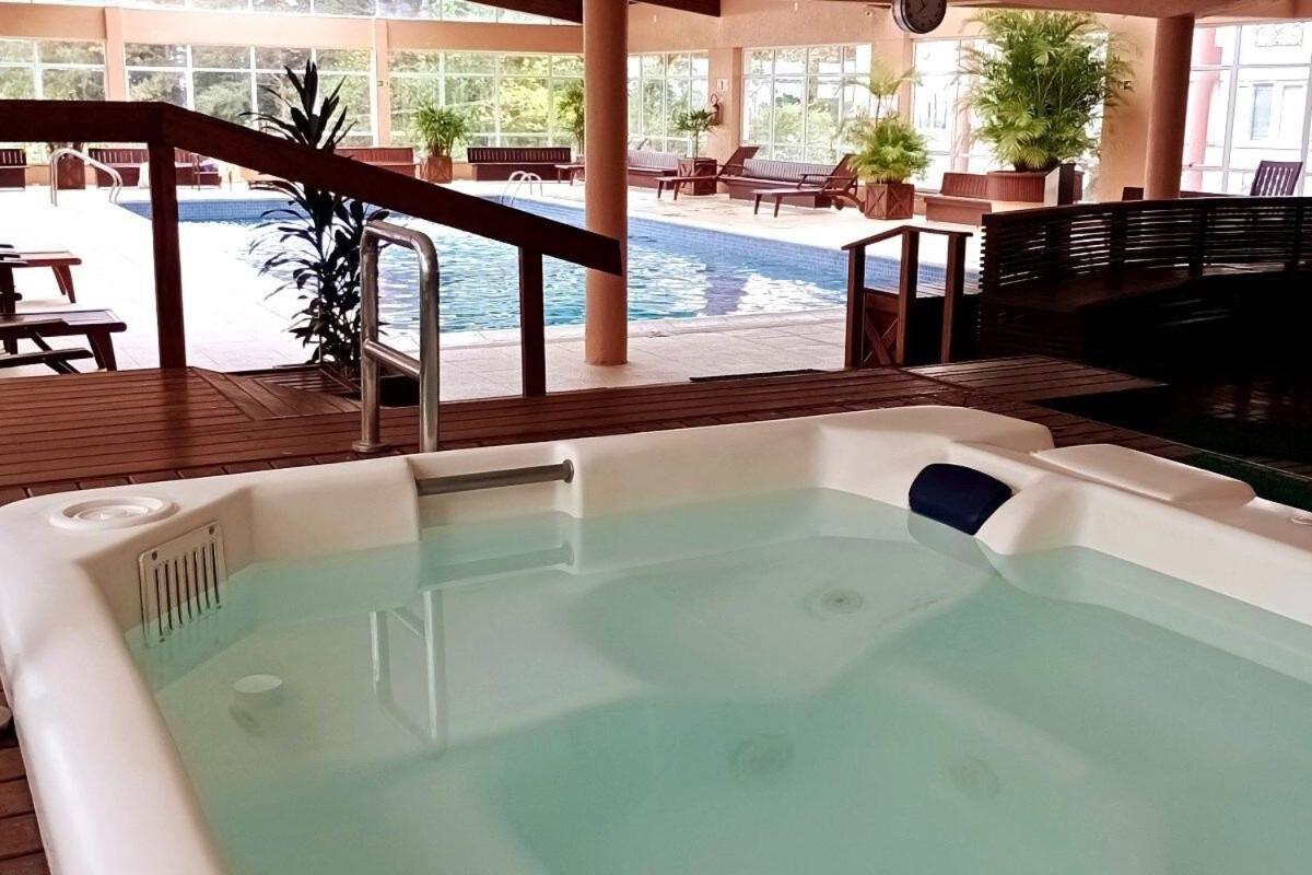 Apartamento No Residencial Village No Centro De Gramado, Com Piscina Aquecida E Hidromassagem Extérieur photo